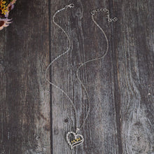 Load image into Gallery viewer, Alloy Inlaid Zircon Heart Pendant Necklace