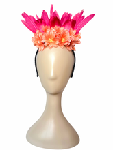 Load image into Gallery viewer, Fuchsia Queen Fascinator
