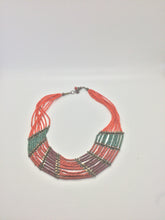 Load image into Gallery viewer, Beaded necklace
